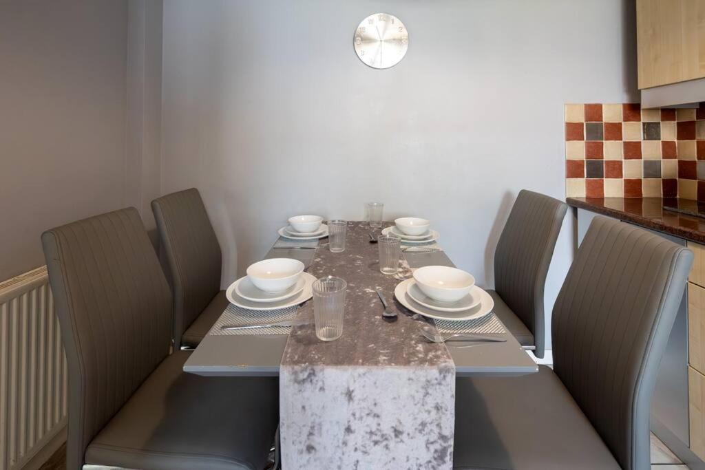 Apartamento Cozy 3 Bed Garden House