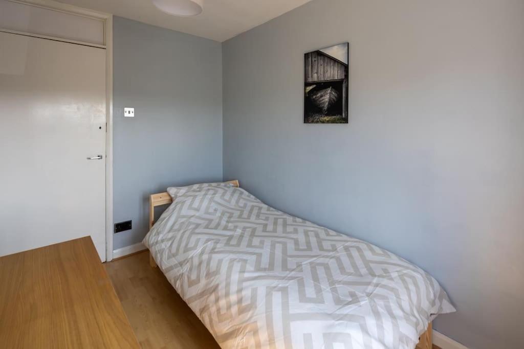 Cozy 3 Bed Garden House Apartment